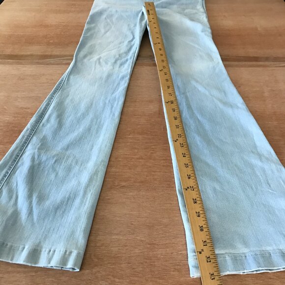 Spanx Flare Retro Light Pull On Jeans Women M Blue Mid Rise Pockets Stretch - Picture 7 of 12
